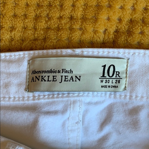 Abercrombie and Fitch ankle jean - Picture 2 of 4